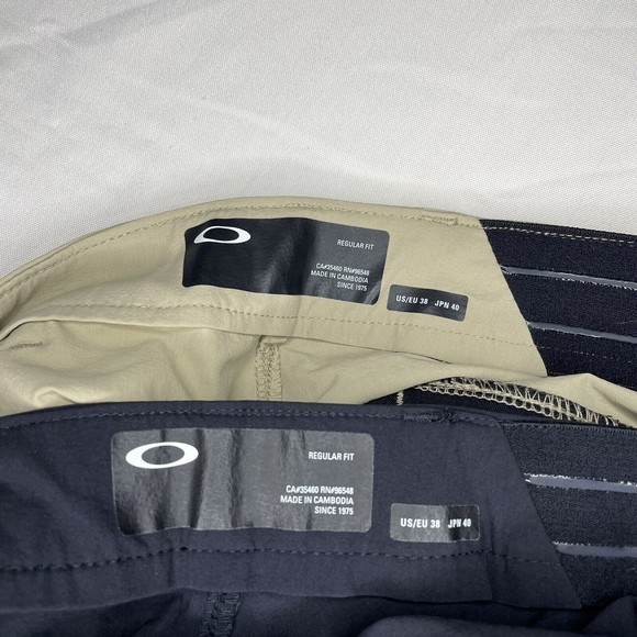 Oakley Pants Lot of 2 Men’s Size 38 Black Khaki Performance Stretch Golf Chino - Picture 2 of 10